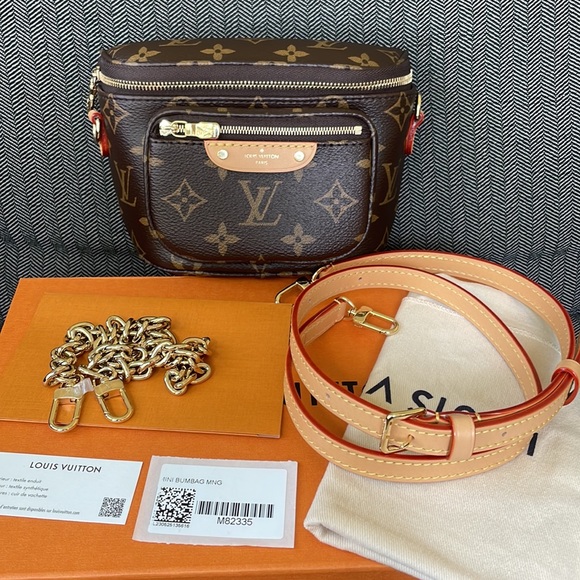 LOUIS VUITTON Mini Bumbag Monogram - Picture 1 of 15